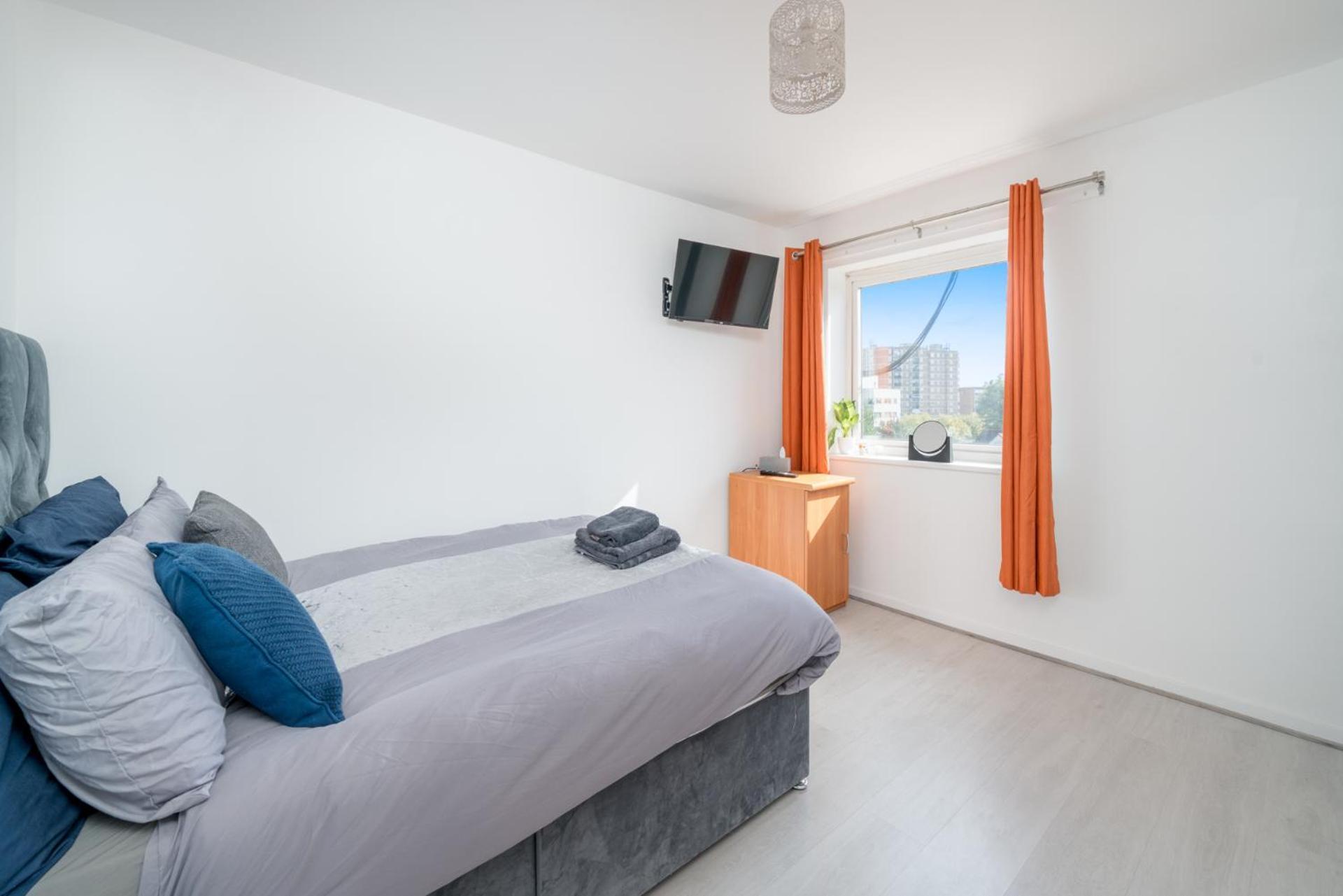 Private Room In London Enfield With Parking Exterior photo